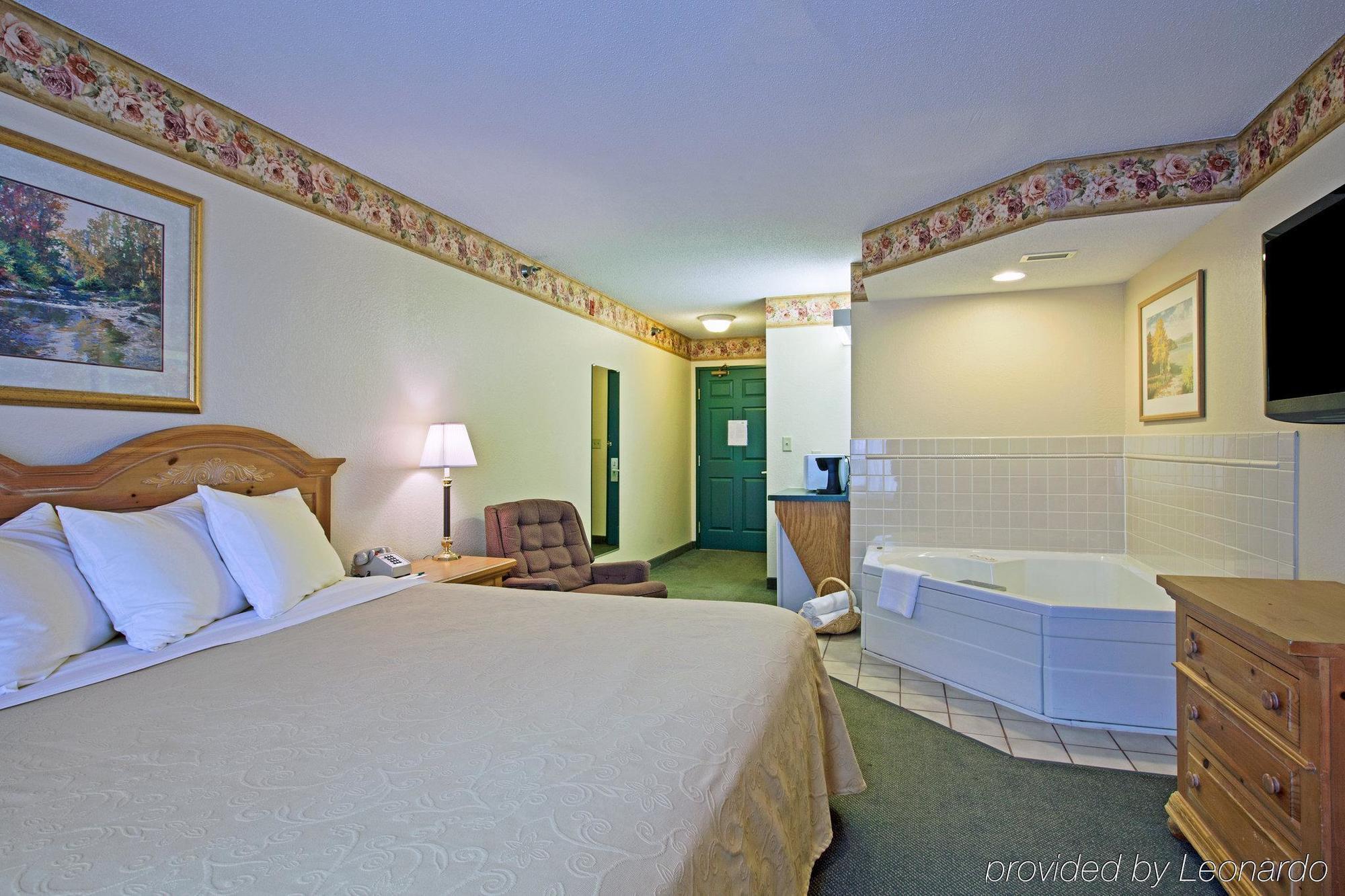 Country Inn & Suites By Radisson, Mason City, Ia Exterior photo