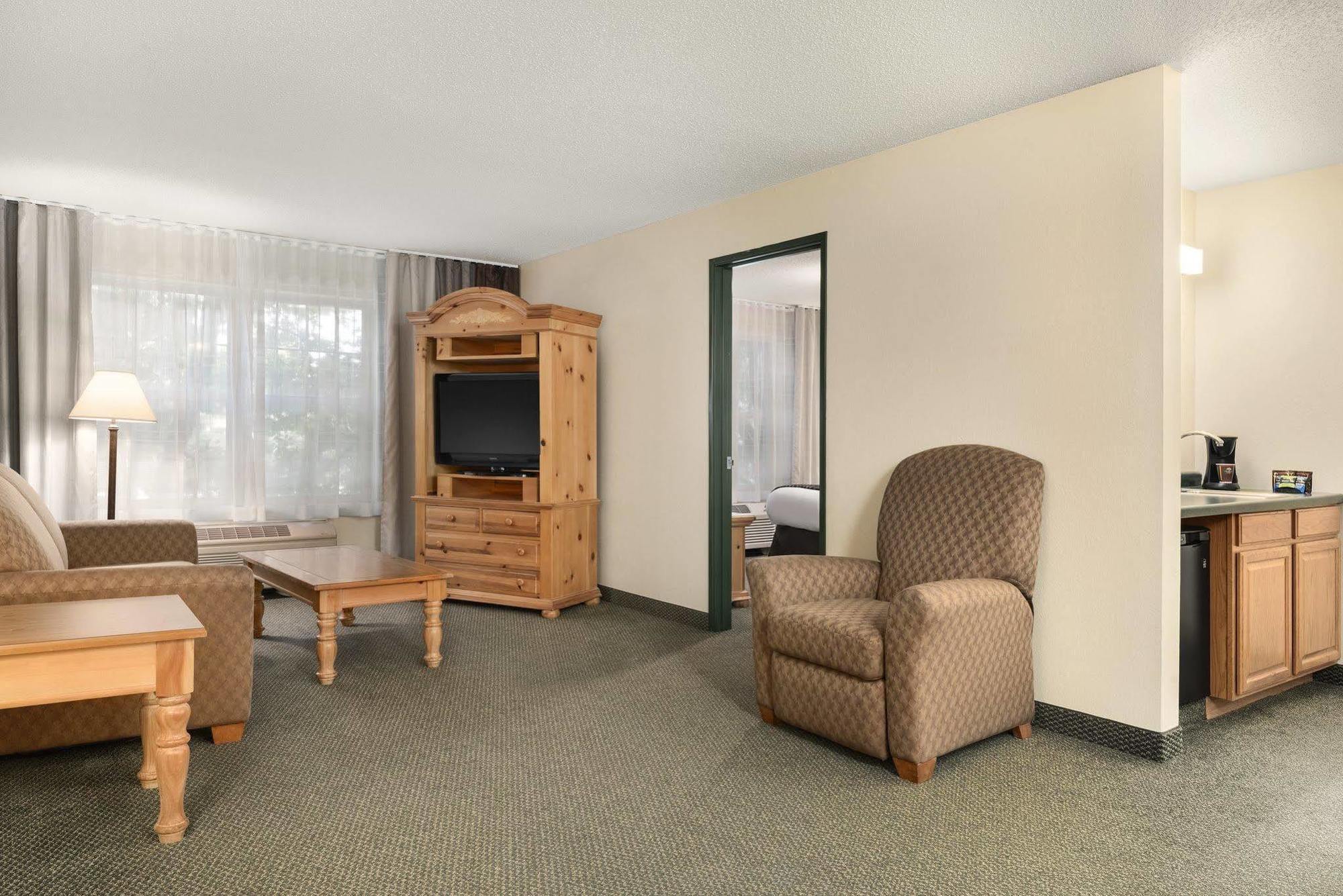 Country Inn & Suites By Radisson, Mason City, Ia Exterior photo